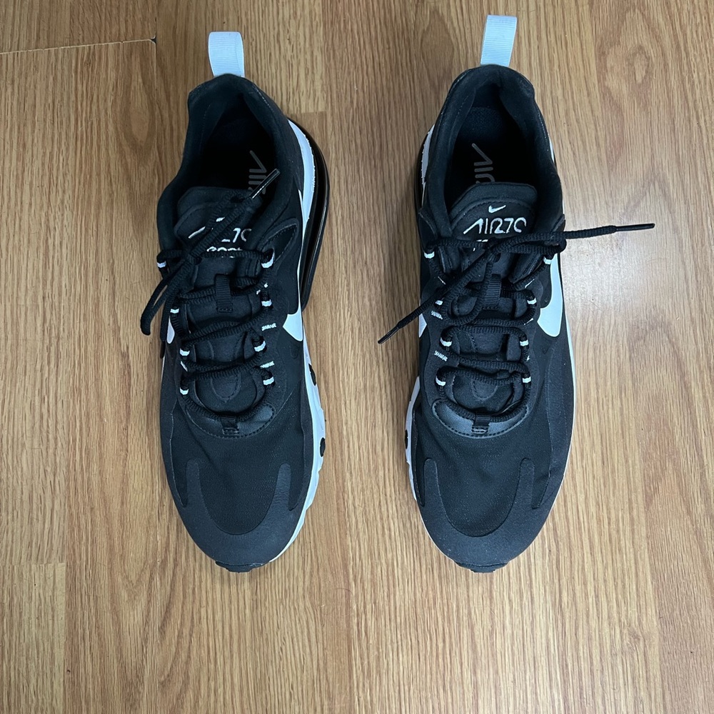 Nike Mens Air Max 270 React Black and White 10